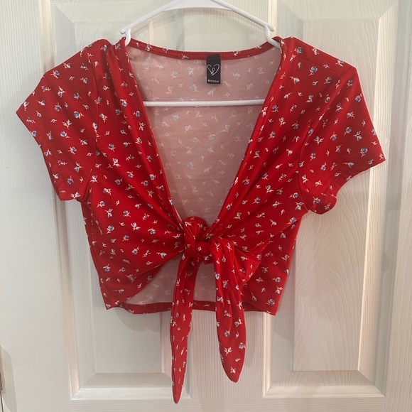 WINDSOR SHORT SLEEVE RED WHITE V NECK TIE KNOT CROP TOP SIZE LARGE - Picture 8 of 9